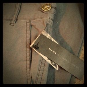 Marc by Marc Jacobs flare khakis in faded blk. NWT
