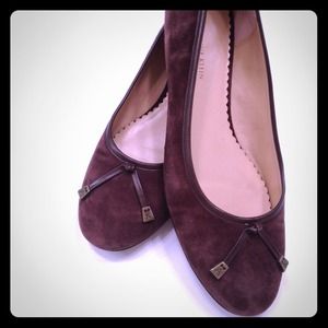 SOLD***Suede flats