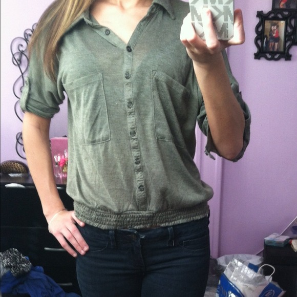 Quarter sleeve top