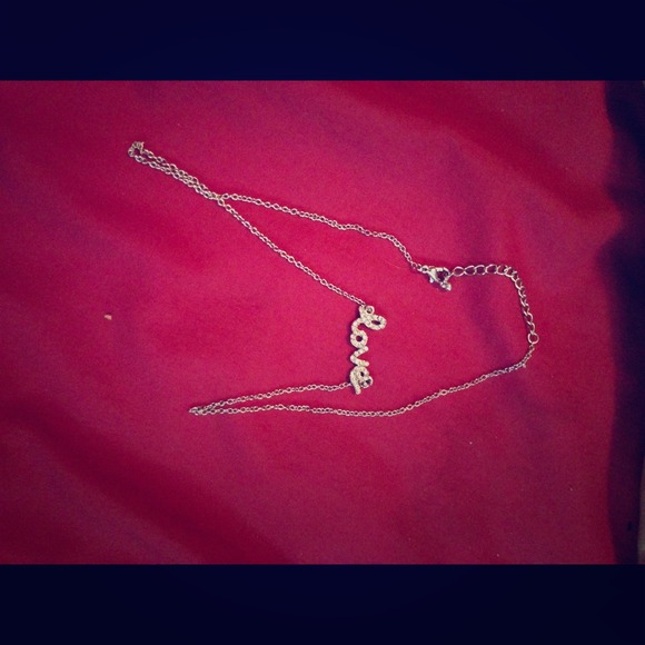 Cute silver necklace
