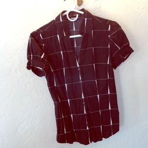 Short sleeve v neck blouse