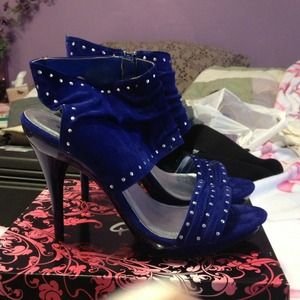 Beautiful royal blue suede shoes!