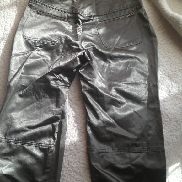 ❗JUST REDUCED❗NWT Bebe Cargo Pants - Picture 3 of 3