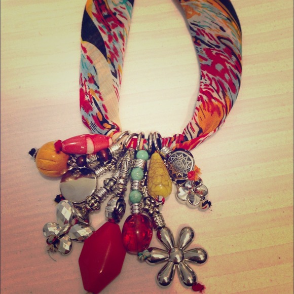 💢Reduced💢Scarf necklace