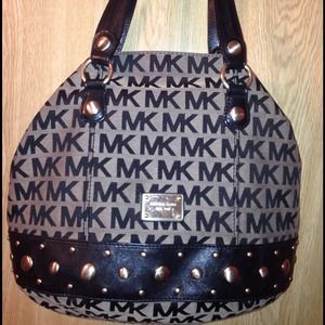 Michael Kors Shoulder Bag!!