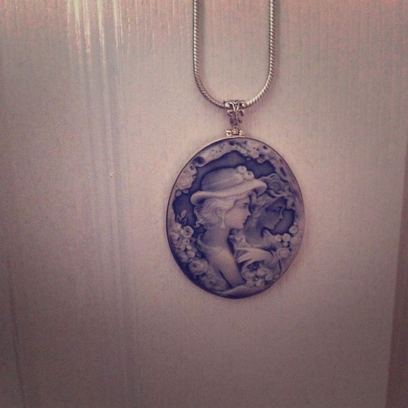 Sterling Cameo statement charm