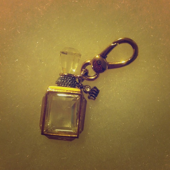 👏SOLD👏Authentic juicy couture chain locker