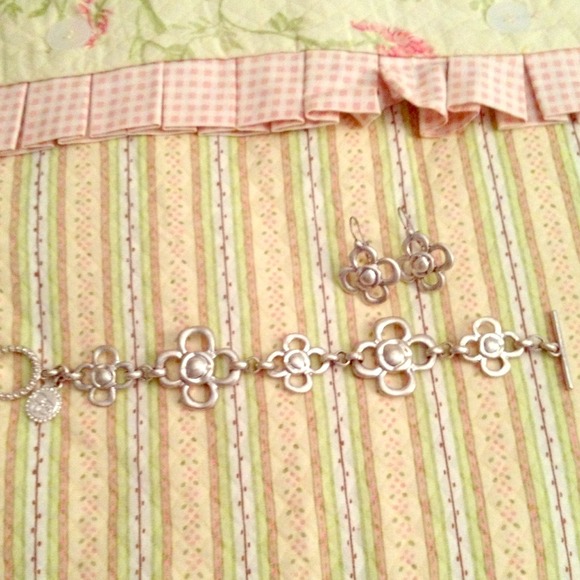 Jessica Simpson Silver Flower  bracelet & earrings