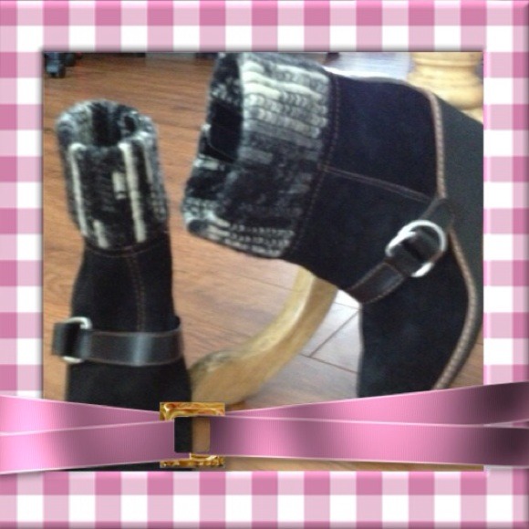 Black wedge boots. Nwot