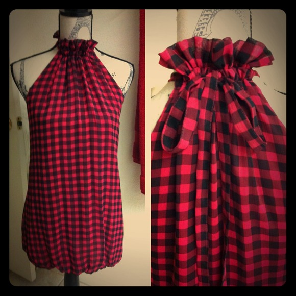 ❤REDUCED❤Red plaid top with beautiful details