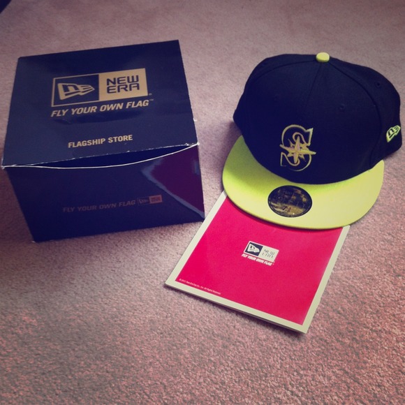 Reserved  @randyc New Era neon green 59fifty cap