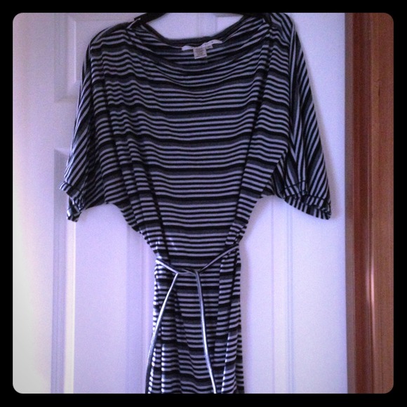 🌸🔴SOLD🔴Stripe Max Studio Dress🌸