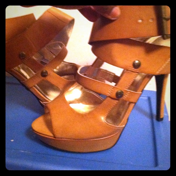 ❌ SOLD ❌New Vera's