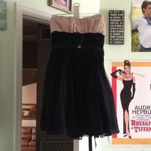 ✨SOLD✨ - Lacy Strapless Party Dress