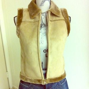 ❤REDUCED❤ Suede and fur vest