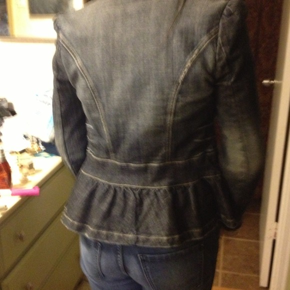 Very cute !!! Jean jacket!!! - Picture 3 of 3