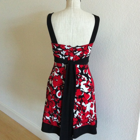 Love Tease - Cute Red Floral Dress - Picture 2 of 3