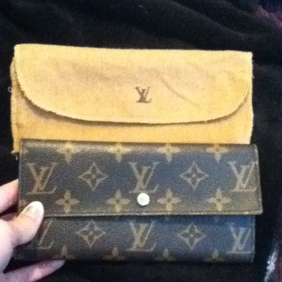 SOLD!! Louis Vuitton LV wallet with dust sleeve