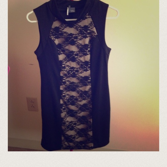 ⛔️SOLD⛔️Cute lace black dress - Picture 3 of 4