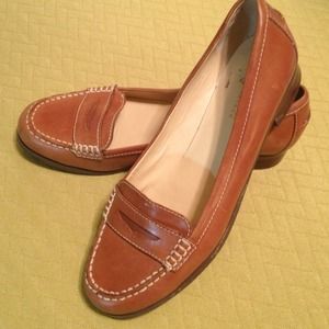 Fabulous, tan leather loafers