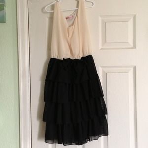 ✨SOLD✨ - Cream&Black Ruffle Dress