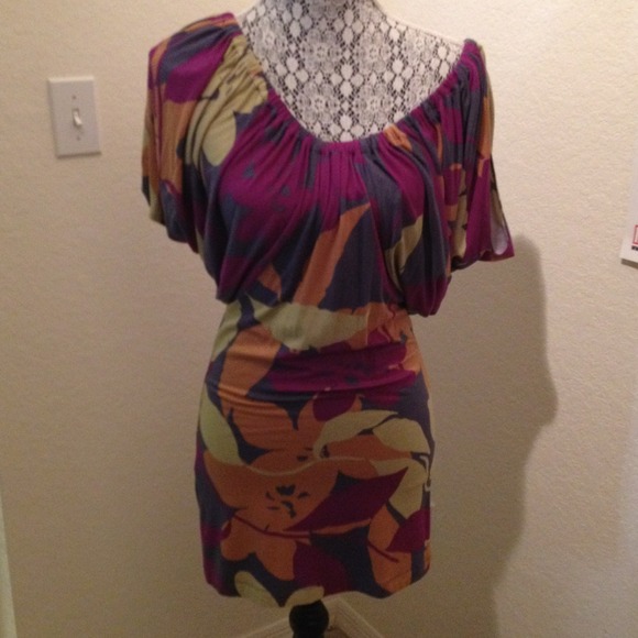 $$SOLD IN BUNDLE$$ BCBG multi colour - Picture 3 of 4