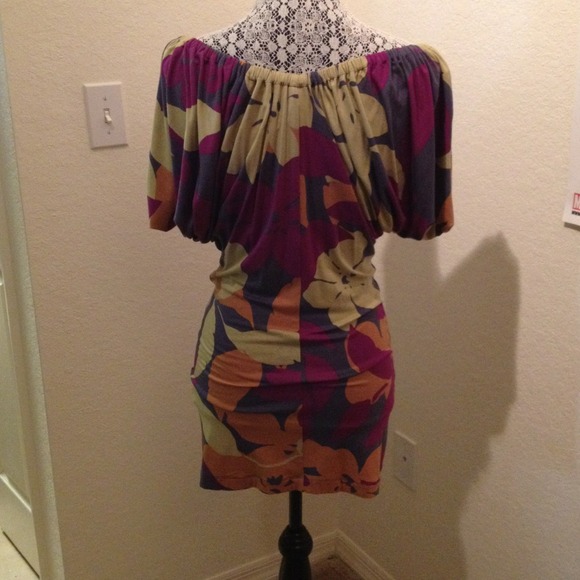 $$SOLD IN BUNDLE$$ BCBG multi colour - Picture 4 of 4