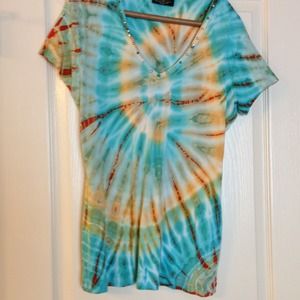 💰SOLD💰Cool tie-dyed top.