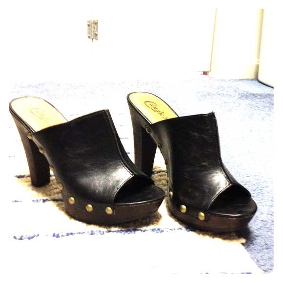 Pair of Candies Black 5in stud peep toe