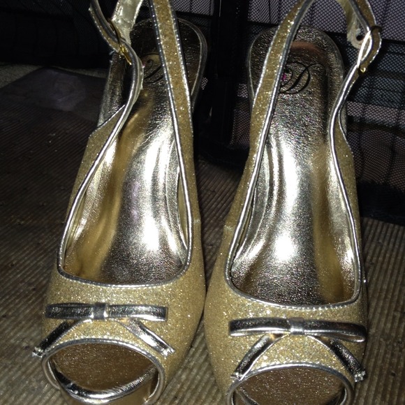 Like new 💋 - Picture 2 of 4