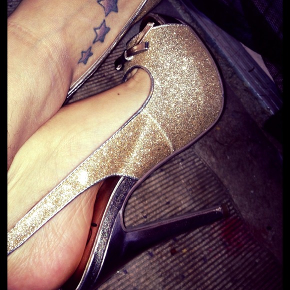 Like new 💋 - Picture 3 of 4