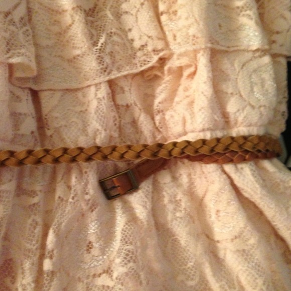 Lace pink dress and belt - Picture 2 of 3