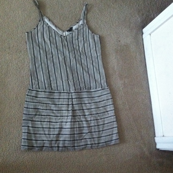 SOLD!!!Theory size 4 sun dress. Only worn once.