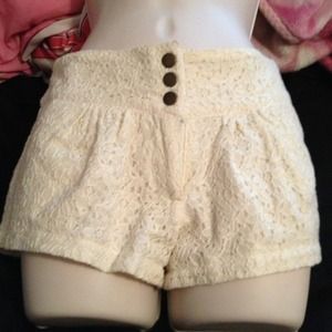 💗💗TRADED @nessaphernelia💗💗Lace shorts