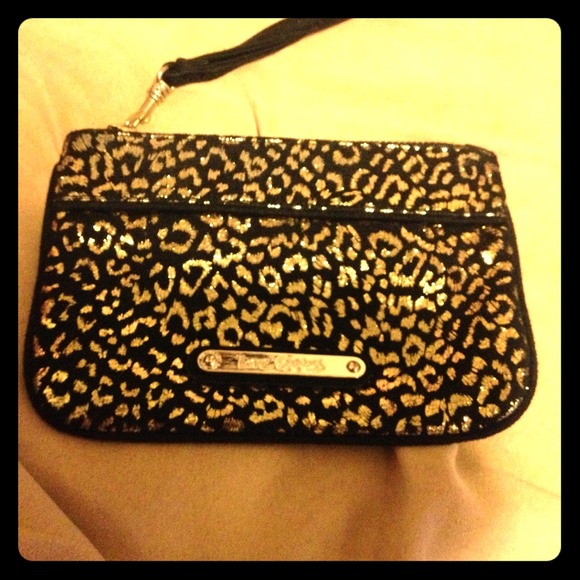 Traded ✋Express cheetah wristlet ❤