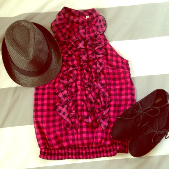🚫BUNDLED🚫 Magenta + black gingham ruffle blouse