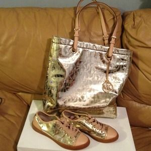 Reserved 4 karisma_xo Michael kors shoes and bag
