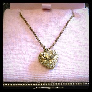 🎯SOLD🎯Juicy heart pendent necklace