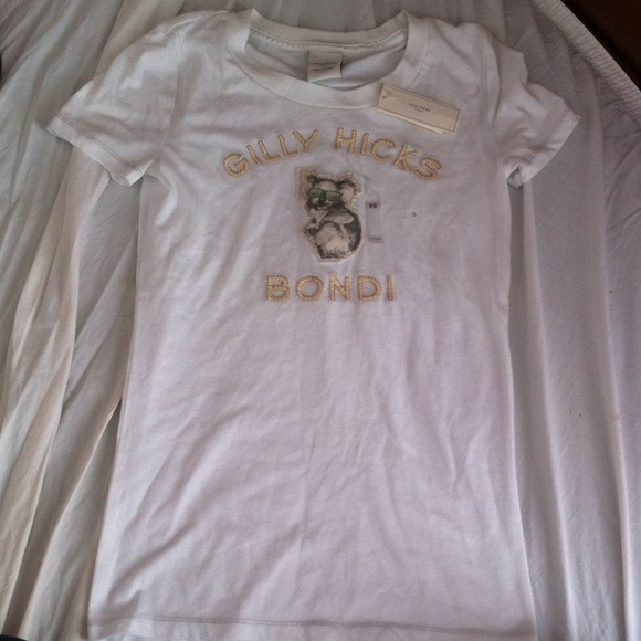 Gilly Hicks Tee