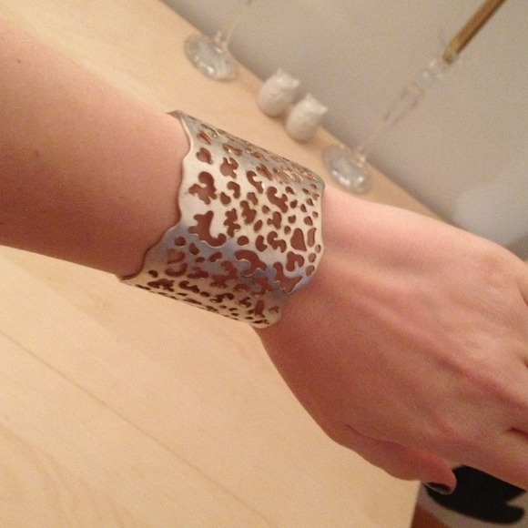 Silver cuff bracelet - Picture 3 of 3