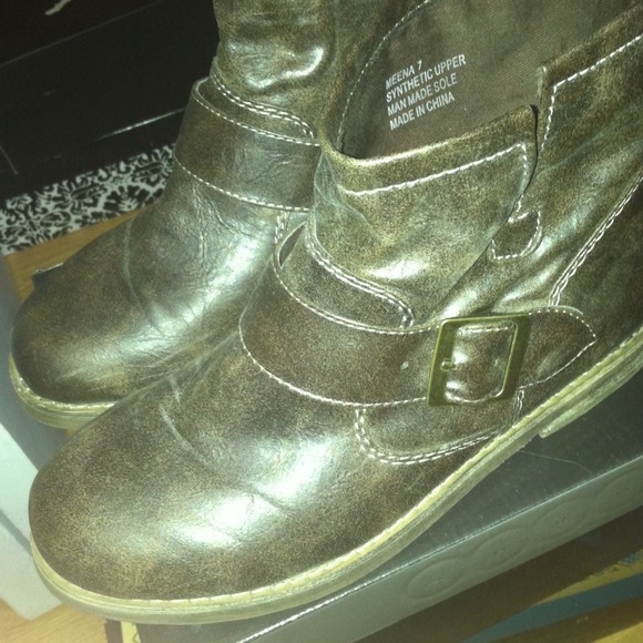 🎉Reduced🎉 Famous footwear short boots 7