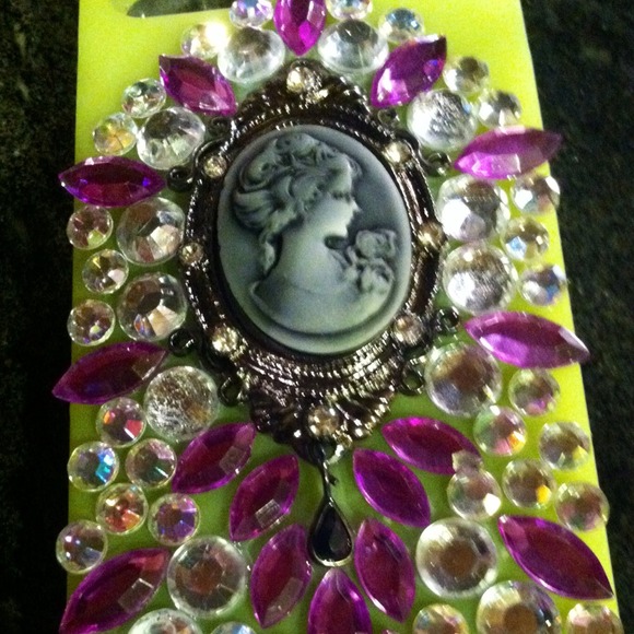 iPhone case - Picture 2 of 2