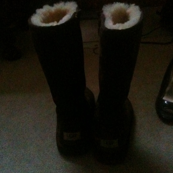 Uggs almost new