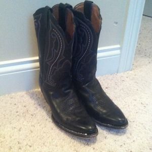 ❌Sold❌Black cowboy boots