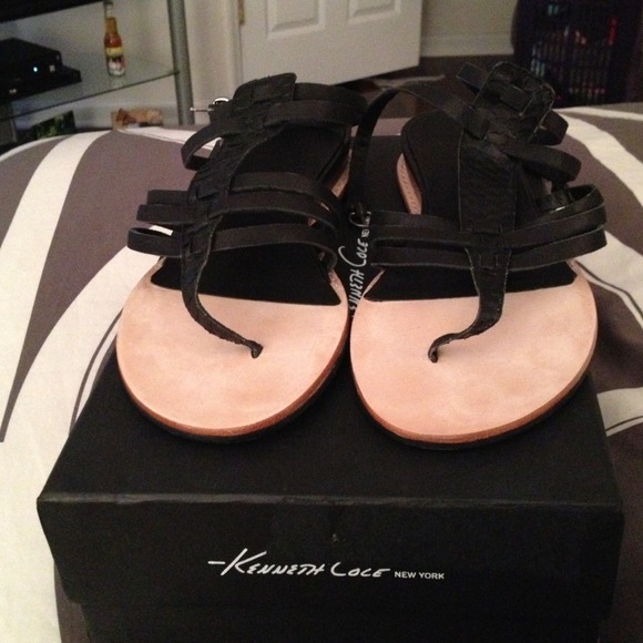 Kenneth Cole  Sandals