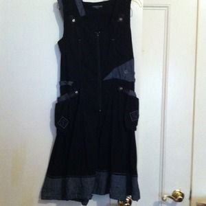 Blk dress with two pockets on the side