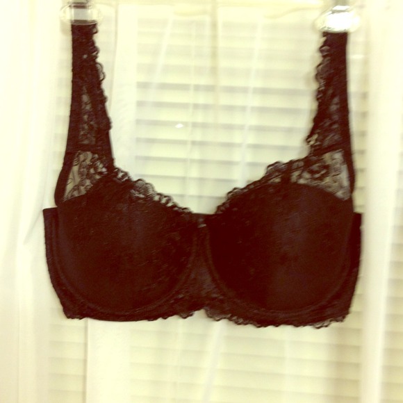 *****RESERVED FOR VTURAN***** 36DD black lace bra.