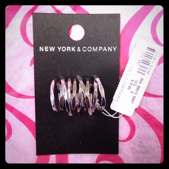 New York & Company Silver Ring Size 6 - Picture 1 of 1