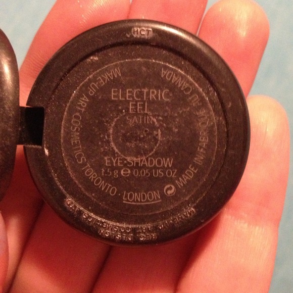 MAC single eyshadow - Picture 2 of 2