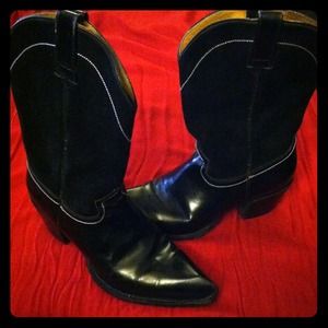Black cowgirl boots